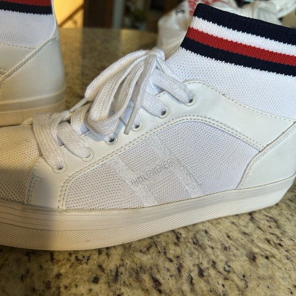 Tommy Hilfiger men’s high top sock sneakers size 10. Worn once. These are fun! - Picture 3 of 9